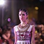 Prashe | Kelly Williams Photography Model wearing Indian dress and headpiece | Photography Blog | Photoshoot Tips & Advice - Part 2